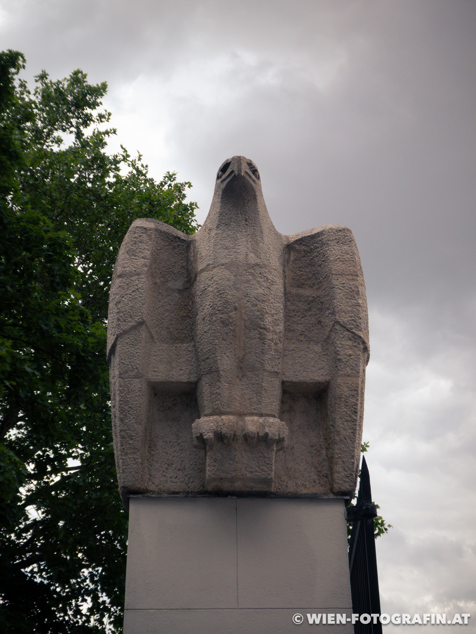 Stienerner Adler, Relikt aus der Zeit der Ständedikatur 1933 bi